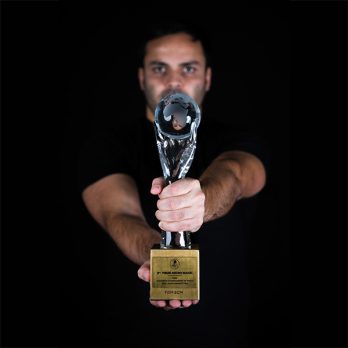 Gonçalo Gil apresenta um dos seus troféus
